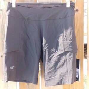 Arc'teryx Black Sabria Shorts Women's Size 4 BRAND NEW WITH TAGS TRAVERSE